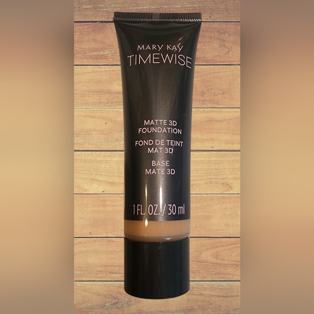 MARY KAY TimeWise Matte 3D Foundation  BEIGE  C 220